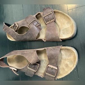 Birkenstock leather Sandals with heel strap.